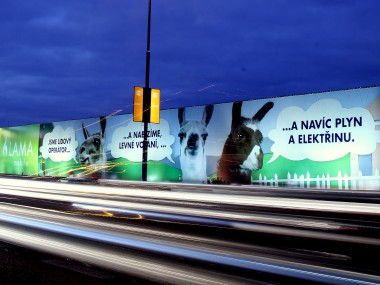 Obrázek pro článek - Největší osvětlená plocha s novým vizuálem, tentokrát s Lama mobile