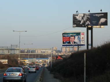 Obrázek pro článek - Venkovní reklamní kampaň Hodinářství Bechyně zve do nové prodejny