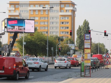 Obrázek pro článek - Porsche Praha Prosek zve OOH kampaní na návštěvu i během rekonstrukce