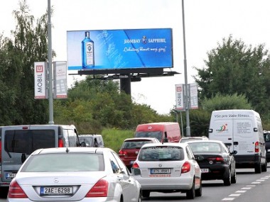 Obrázek pro článek - Nepřehlédnutelný Bombay Sapphire na OOH reklamních plochách po celé ČR