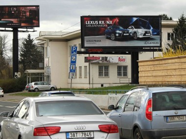 Obrázek pro článek - Nové vozy Lexus – luxus a kvalita sálá i z vizuálu OOH reklamních ploch