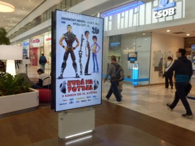 Obrázek pro článek - Pozvánka do kina na film Hurá na fotbal nejen na digitálních obrazovkách v obchodních centrech