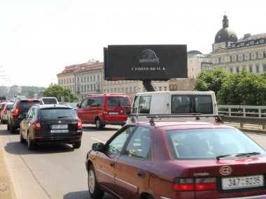 Obrázek pro článek - Akční upoutávka filmu Jurský svět právě na digiboardech v Praze