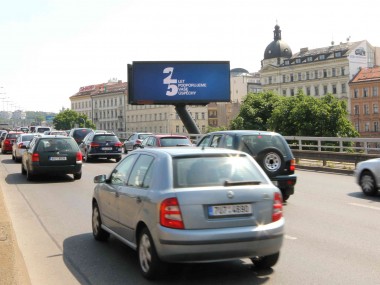 Obrázek pro článek - Digiboardy Wilsonova oslavují 25 let s KPMG