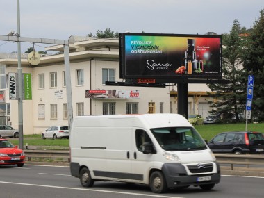 Obrázek pro článek - S odšťavňovači Sana nešlápnete vedle. Nyní na bigboardech v Praze