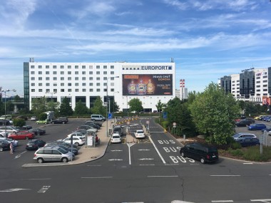 Obrázek pro článek - Český výrobce destilátů na exkluzivní reklamní ploše na pražském letišti