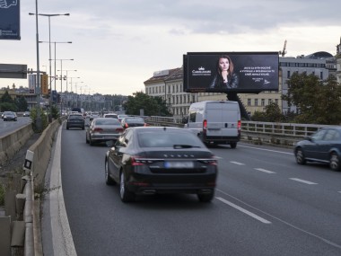 Obrázek pro článek - Luxusní hodinky od renomovaného prodejce rozsvítí pražské digiboardy