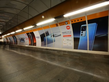 Obrázek pro článek - Mobil Pohotovost na netradiční reklamní ploše v pražském metru
