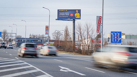 DATART NA HLAVNÍCH TAZÍCH BRNA – VÝRAZNÁ BŘEZNOVÁ KAMPAŇ