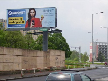Obrázek pro článek - Mironet představil na bigboardech vizuál s Eliškou Bučkovou